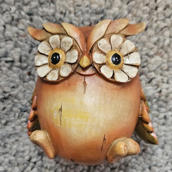Fall Owl Figureine - Picture 1 of 8